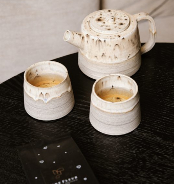 Pot by Suz Tableware x FF