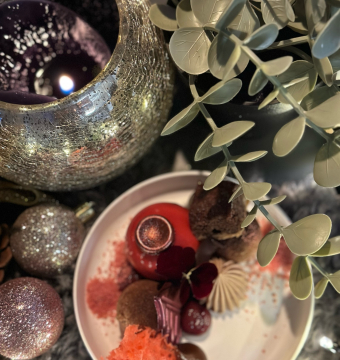 Brownie - rode vruchten - cassis crèmeux pistache